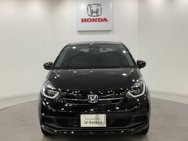 フィット ｅ：ＨＥＶホーム　純正メモリーナビ、中古スタッドレスタイヤ、ドライブレコーダー前後装着＋ＥＴＣ付　当社デモカー（2枚目）