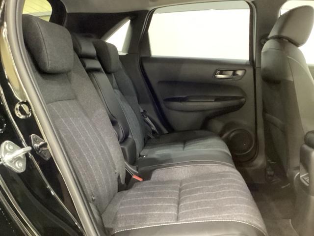 フィット ｅ：ＨＥＶホーム　純正メモリーナビ、中古スタッドレスタイヤ、ドライブレコーダー前後装着＋ＥＴＣ付　当社デモカー（22枚目）