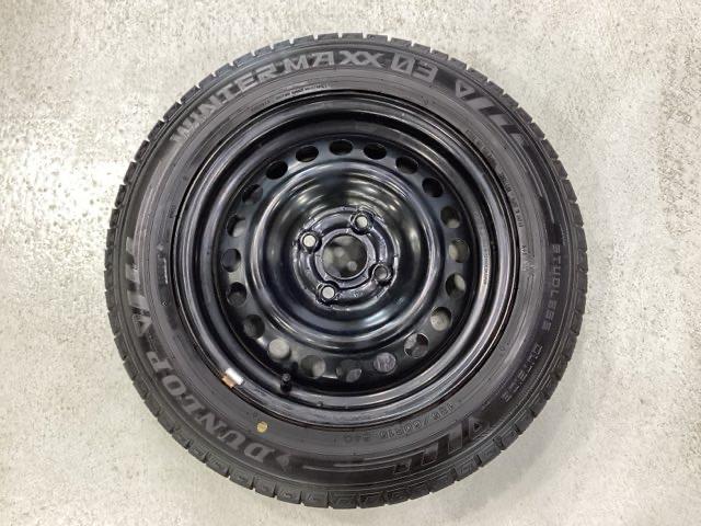 フィット ｅ：ＨＥＶホーム　純正メモリーナビ、中古スタッドレスタイヤ、ドライブレコーダー前後装着＋ＥＴＣ付　当社デモカー（28枚目）