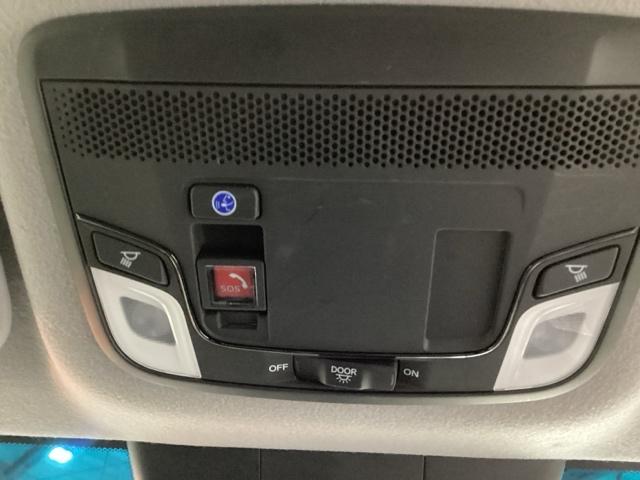 フィット ｅ：ＨＥＶホーム　４ＷＤ　ナビ　ＴＶ　バックカメラ　衝突被害軽減システム　オートクルーズコントロール　クリアランスソナー　ＬＥＤヘッドライト　光触媒抗菌消臭施工済（6枚目）