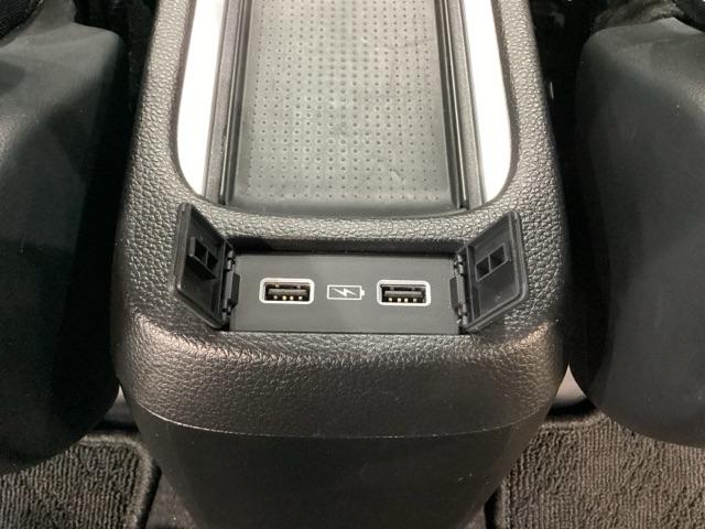 フィット ｅ：ＨＥＶホーム　４ＷＤ　ナビ　ＴＶ　バックカメラ　衝突被害軽減システム　オートクルーズコントロール　クリアランスソナー　ＬＥＤヘッドライト　光触媒抗菌消臭施工済（18枚目）