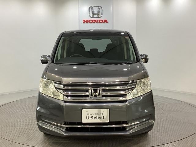 ステップワゴン Ｇコンフォートセレクション　４ＷＤ　ＥＴＣ　両側電動スライドドア　ＨＩＤ　３列シート　オートクルーズコントロール　スマートキー　光触媒抗菌消臭施工済（2枚目）