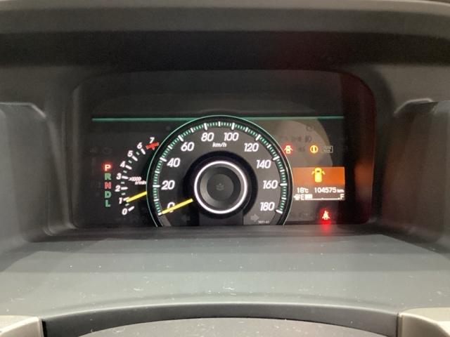 ステップワゴン Ｇコンフォートセレクション　４ＷＤ　ＥＴＣ　両側電動スライドドア　ＨＩＤ　３列シート　オートクルーズコントロール　スマートキー　光触媒抗菌消臭施工済（9枚目）