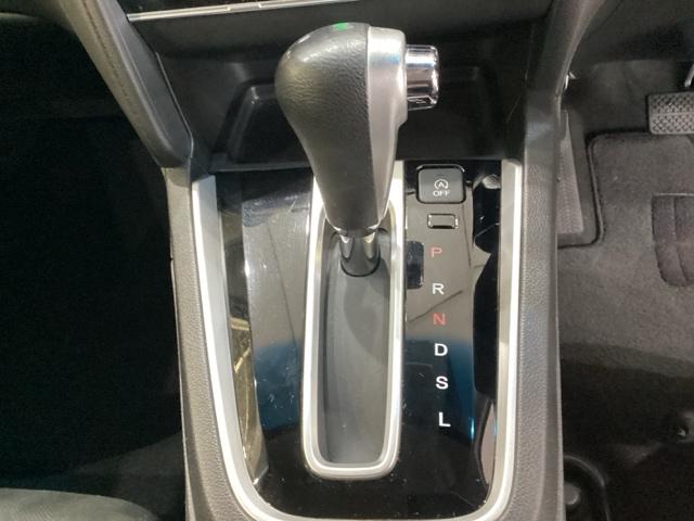 シャトル Ｇ　４ＷＤ　光触媒抗菌消臭施工済　ＥＴＣ　キーレスエントリー　エンジンスターター　寒冷地仕様　ＡＢＳ　運転席エアバッグ　助手席エアバック　アイドリングストップ　盗難防止システム（7枚目）