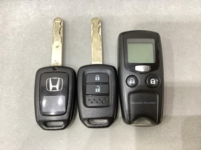 シャトル Ｇ　４ＷＤ　光触媒抗菌消臭施工済　ＥＴＣ　キーレスエントリー　エンジンスターター　寒冷地仕様　ＡＢＳ　運転席エアバッグ　助手席エアバック　アイドリングストップ　盗難防止システム（10枚目）