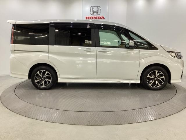 ステップワゴンスパーダ スパーダホンダセンシング　４ＷＤ　いまコレ＋新品・フロアカーペットマット付　光触媒抗菌消臭施工済　純正メモリーナビ　フルセグＴＶ　バックモニター　両側電動スライドドア　衝突被害軽減ブレーキ（6枚目）