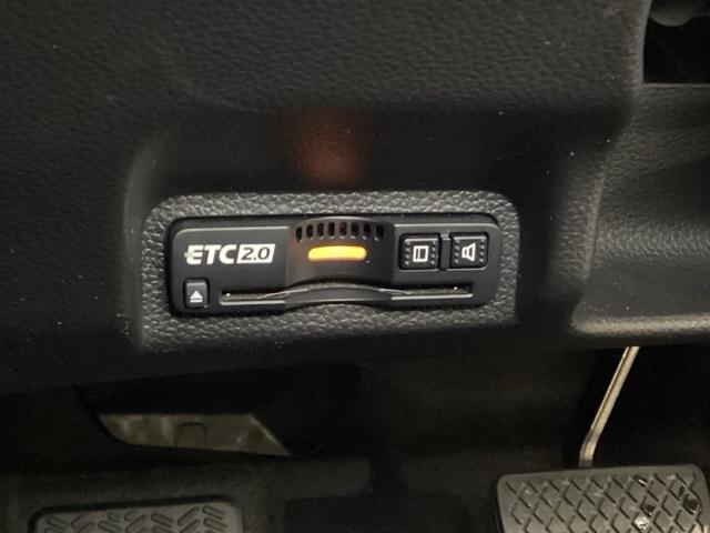 ヴェゼル e:HEVZ 純正メモリーナビ 純正アルミホイール 電動リアゲート シートヒーター ETC バックカメラ 障害物センサー ワイヤレス充電器(17枚目)