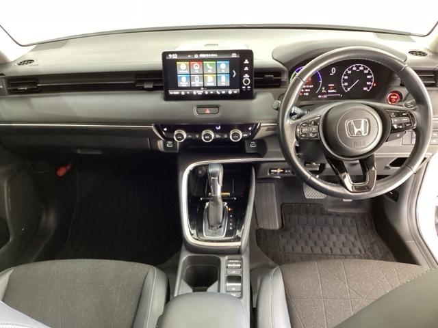 ヴェゼル ｅ：ＨＥＶＺ　ＥＴＣ　エンジンスターター　純正メモリーナビ　純正アルミホイール　シートヒーター　クルーズコントロール　横滑り防止　障害物センサー　バックカメラ　純正キーレス　４ＷＤ　ＬＥＤヘッドライト　ホンダセンシ（5枚目）