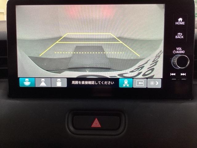 ヴェゼル ｅ：ＨＥＶＺ　ＥＴＣ　エンジンスターター　純正メモリーナビ　純正アルミホイール　シートヒーター　クルーズコントロール　横滑り防止　障害物センサー　バックカメラ　純正キーレス　４ＷＤ　ＬＥＤヘッドライト　ホンダセンシ（8枚目）