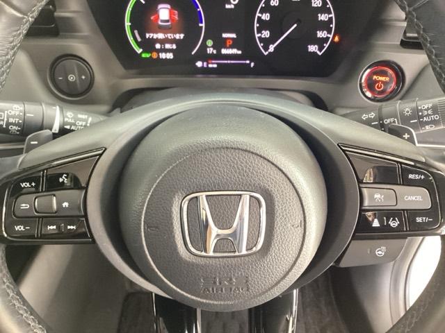 ヴェゼル ｅ：ＨＥＶＺ　ＥＴＣ　エンジンスターター　純正メモリーナビ　純正アルミホイール　シートヒーター　クルーズコントロール　横滑り防止　障害物センサー　バックカメラ　純正キーレス　４ＷＤ　ＬＥＤヘッドライト　ホンダセンシ（14枚目）