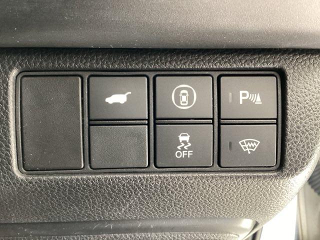 ヴェゼル ｅ：ＨＥＶＺ　ＥＴＣ　エンジンスターター　純正メモリーナビ　純正アルミホイール　シートヒーター　クルーズコントロール　横滑り防止　障害物センサー　バックカメラ　純正キーレス　４ＷＤ　ＬＥＤヘッドライト　ホンダセンシ（16枚目）