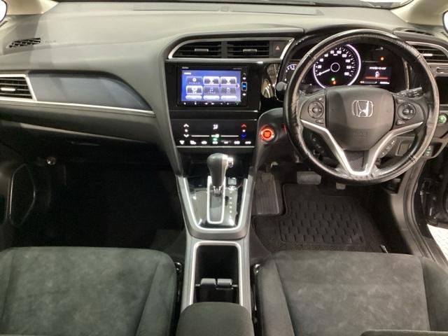 シャトル Ｇホンダセンシング　純正メモリーナビ　純正アルミホイール　いまコレ＋新品フロアマット付　ホンダセンシング　クルーズコントロール　ドライブレコーダー　衝突軽減ブレーキ　横滑り防止　バックカメラ　ＬＥＤヘッドライト　４ＷＤ（7枚目）