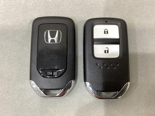 シャトル Ｇホンダセンシング　純正メモリーナビ　純正アルミホイール　いまコレ＋新品フロアマット付　ホンダセンシング　クルーズコントロール　ドライブレコーダー　衝突軽減ブレーキ　横滑り防止　バックカメラ　ＬＥＤヘッドライト　４ＷＤ（14枚目）