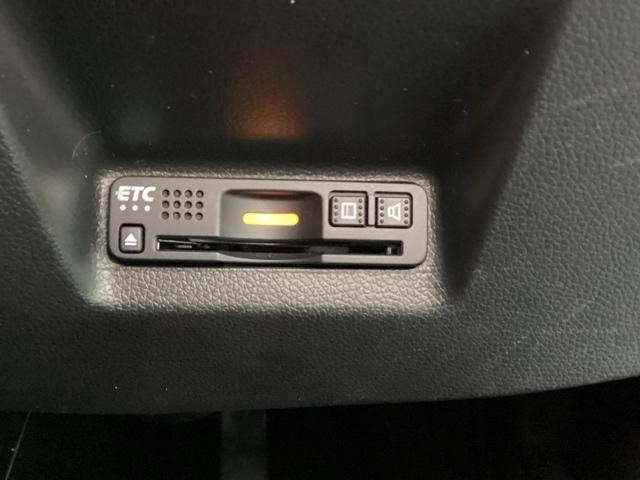 シャトル Ｇホンダセンシング　純正メモリーナビ　純正アルミホイール　いまコレ＋新品フロアマット付　ホンダセンシング　クルーズコントロール　ドライブレコーダー　衝突軽減ブレーキ　横滑り防止　バックカメラ　ＬＥＤヘッドライト　４ＷＤ（16枚目）