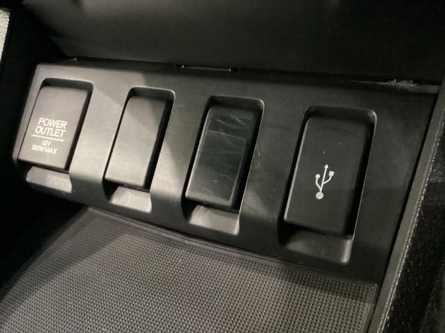 ヴェゼル Ｘ・ホンダセンシング　ＥＴＣ　エンジンスターター　純正メモリーナビ　社外アルミホイール　シートヒーター　ホンダセンシング　クルーズコントロール　横滑り防止　衝突軽減ブレーキ　バックカメラ　キーレス　４ＷＤ　ＬＥＤヘッドライ（16枚目）