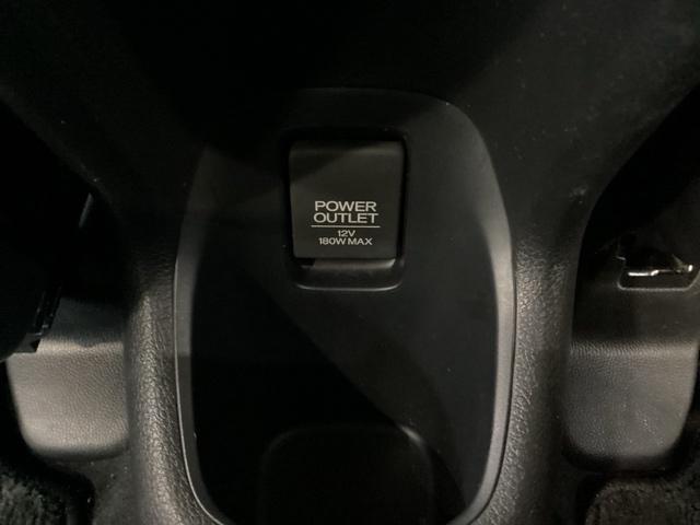 ヴェゼル Ｘ・ホンダセンシング　ＥＴＣ　エンジンスターター　純正メモリーナビ　社外アルミホイール　シートヒーター　ホンダセンシング　クルーズコントロール　横滑り防止　衝突軽減ブレーキ　バックカメラ　キーレス　４ＷＤ　ＬＥＤヘッドライ（19枚目）