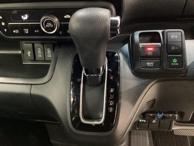 Ｎ－ＢＯＸカスタム Ｌ　いまコレ＋新品・フロアカーペットマット付　光触媒抗菌消臭施工済　純正メモリーナビ　フルセグＴＶ　バックモニター　電動スライドドア　衝突被害軽減ブレーキ（10枚目）