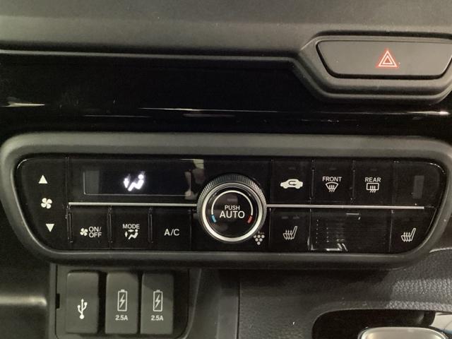 Ｎ－ＢＯＸカスタム Ｌ　いまコレ＋新品・フロアカーペットマット付　光触媒抗菌消臭施工済　純正メモリーナビ　フルセグＴＶ　バックモニター　電動スライドドア　衝突被害軽減ブレーキ（12枚目）