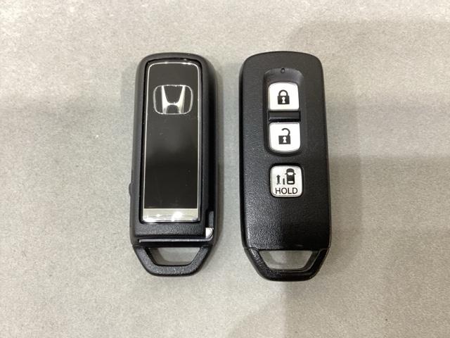 Ｎ－ＢＯＸカスタム Ｌ　いまコレ＋新品・フロアカーペットマット付　光触媒抗菌消臭施工済　純正メモリーナビ　フルセグＴＶ　バックモニター　電動スライドドア　衝突被害軽減ブレーキ（16枚目）