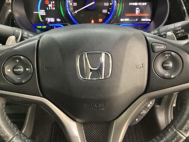 グレイス ハイブリッドEX 純正メモリーナビ 純正アルミホイール シートヒーター キーレス クルーズコントロール 衝突軽減ブレーキ 横滑り防止 バックカメラ 盗難防止 LEDヘッドライト 4WD キーレス(11枚目)