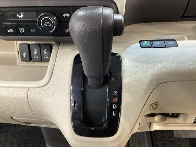 Ｎ－ＢＯＸ Ｇ・Ｌホンダセンシング　４ＷＤ　いまコレ＋新品・フロアカーペットマット付　光触媒抗菌消臭施工済　純正メモリーナビ　フルセグＴＶ　バックモニター　左側電動スライドドア（10枚目）