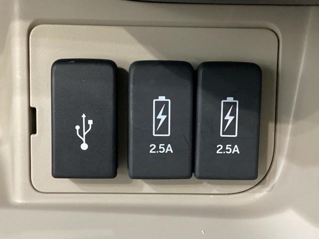 Ｎ－ＢＯＸ Ｇ・Ｌホンダセンシング　４ＷＤ　いまコレ＋新品・フロアカーペットマット付　光触媒抗菌消臭施工済　純正メモリーナビ　フルセグＴＶ　バックモニター　左側電動スライドドア（12枚目）