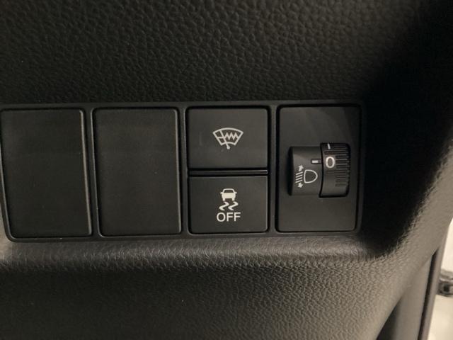 フィット ｅ：ＨＥＶホーム　純正メモリーナビ　純正アルミホイール　ドライブレコーダー　ホンダセンシング　クルーズコントロール　衝突軽減ブレーキ　横滑り防止　障害物センサー　バックカメラ　盗難防止　ＬＥＤヘッドライト　４ＷＤ（17枚目）