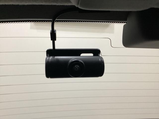 フィット ｅ：ＨＥＶホーム　純正メモリーナビ　純正アルミホイール　ドライブレコーダー　ホンダセンシング　クルーズコントロール　衝突軽減ブレーキ　横滑り防止　障害物センサー　バックカメラ　盗難防止　ＬＥＤヘッドライト　４ＷＤ（20枚目）