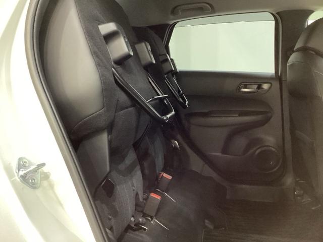 フィット ｅ：ＨＥＶホーム　純正メモリーナビ　純正アルミホイール　ドライブレコーダー　ホンダセンシング　クルーズコントロール　衝突軽減ブレーキ　横滑り防止　障害物センサー　バックカメラ　盗難防止　ＬＥＤヘッドライト　４ＷＤ（24枚目）