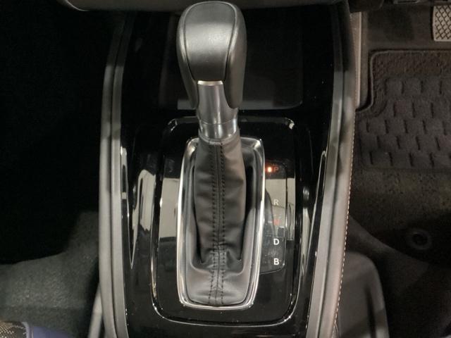 ヴェゼル ｅ：ＨＥＶＸ・ＨｕＮＴパッケージ　純正アルミホイール　純正アルミホイール　ドライブレコーダー　シートヒーター　ホンダセンシング　クルーズコントロール　衝突軽減ブレーキ　横滑り防止　障害物センサー　バックカメラ　ＬＥＤヘッドライト（11枚目）