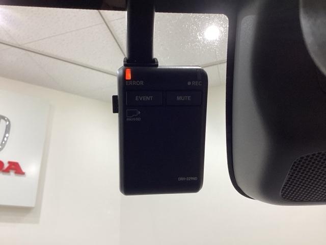 ヴェゼル ｅ：ＨＥＶＸ・ＨｕＮＴパッケージ　純正アルミホイール　純正アルミホイール　ドライブレコーダー　シートヒーター　ホンダセンシング　クルーズコントロール　衝突軽減ブレーキ　横滑り防止　障害物センサー　バックカメラ　ＬＥＤヘッドライト（21枚目）