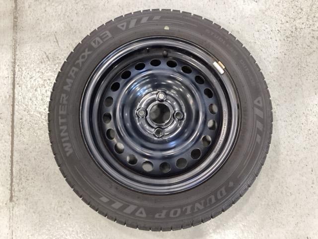 フィット ｅ：ＨＥＶホーム　純正メモリーナビ　ドライブレコーダー　キーレス　ホンダセンシング　クルーズコントロール　衝突軽減ブレーキ　横滑り防止　障害物センサー　バックカメラ　盗難防止　ＬＥＤヘッドライト　４ＷＤ（3枚目）