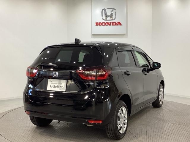 フィット ｅ：ＨＥＶホーム　純正メモリーナビ　ドライブレコーダー　キーレス　ホンダセンシング　クルーズコントロール　衝突軽減ブレーキ　横滑り防止　障害物センサー　バックカメラ　盗難防止　ＬＥＤヘッドライト　４ＷＤ（5枚目）