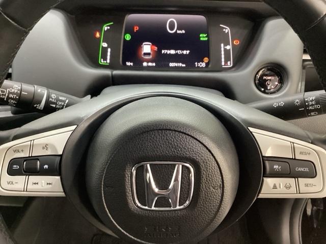 フィット ｅ：ＨＥＶホーム　純正メモリーナビ　ドライブレコーダー　キーレス　ホンダセンシング　クルーズコントロール　衝突軽減ブレーキ　横滑り防止　障害物センサー　バックカメラ　盗難防止　ＬＥＤヘッドライト　４ＷＤ（15枚目）
