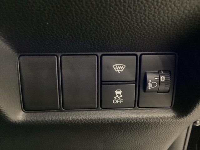 フィット ｅ：ＨＥＶホーム　純正メモリーナビ　ドライブレコーダー　キーレス　ホンダセンシング　クルーズコントロール　衝突軽減ブレーキ　横滑り防止　障害物センサー　バックカメラ　盗難防止　ＬＥＤヘッドライト　４ＷＤ（17枚目）