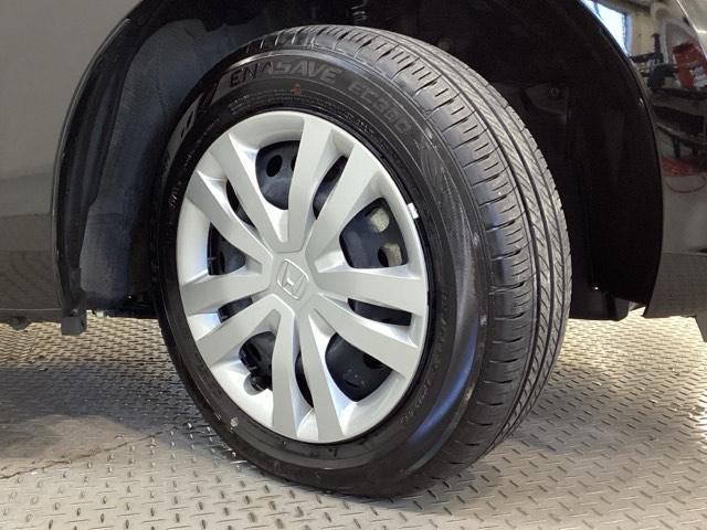 フィット ｅ：ＨＥＶホーム　純正メモリーナビ　ドライブレコーダー　キーレス　ホンダセンシング　クルーズコントロール　衝突軽減ブレーキ　横滑り防止　障害物センサー　バックカメラ　盗難防止　ＬＥＤヘッドライト　４ＷＤ（27枚目）