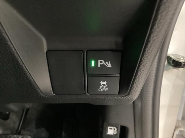 ハンドルの右側にはＨｏｎｄａセンシング用のＶＳＡ解除スイッチなどがついています。