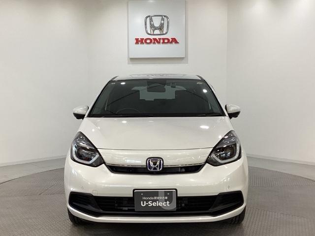 フィット ｅ：ＨＥＶホーム　純正メモリーナビ　ドライブレコーダー　キーレス　ホンダセンシング　クルーズコントロール　衝突軽減ブレーキ　横滑り防止　障害物センサー　全周囲カメラ　盗難防止　ＬＥＤヘッドライト　４ＷＤ（4枚目）