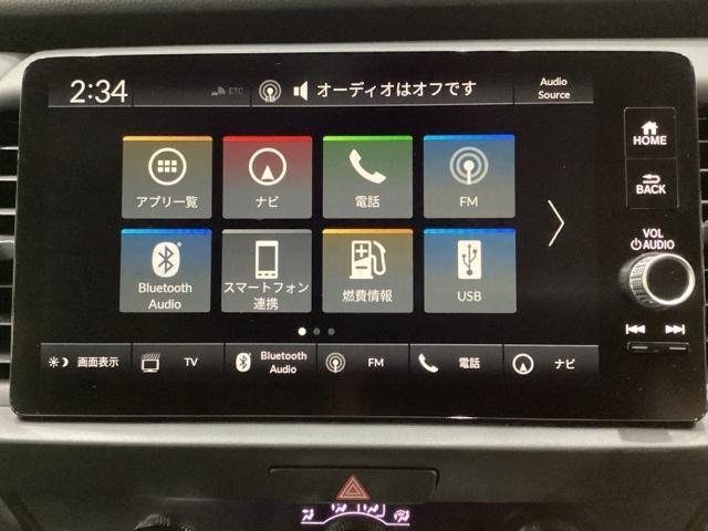 フィット ｅ：ＨＥＶホーム　純正メモリーナビ　ドライブレコーダー　キーレス　ホンダセンシング　クルーズコントロール　衝突軽減ブレーキ　横滑り防止　障害物センサー　全周囲カメラ　盗難防止　ＬＥＤヘッドライト　４ＷＤ（9枚目）