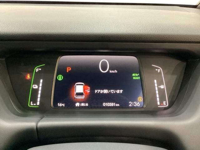 フィット ｅ：ＨＥＶホーム　純正メモリーナビ　ドライブレコーダー　キーレス　ホンダセンシング　クルーズコントロール　衝突軽減ブレーキ　横滑り防止　障害物センサー　全周囲カメラ　盗難防止　ＬＥＤヘッドライト　４ＷＤ（14枚目）