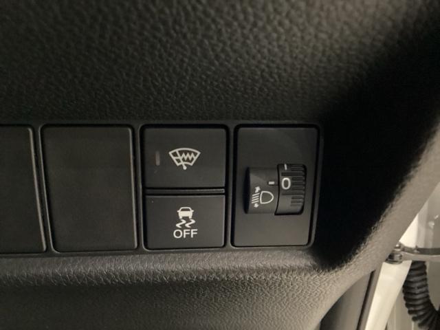 フィット ｅ：ＨＥＶホーム　純正メモリーナビ　ドライブレコーダー　キーレス　ホンダセンシング　クルーズコントロール　衝突軽減ブレーキ　横滑り防止　障害物センサー　全周囲カメラ　盗難防止　ＬＥＤヘッドライト　４ＷＤ（17枚目）