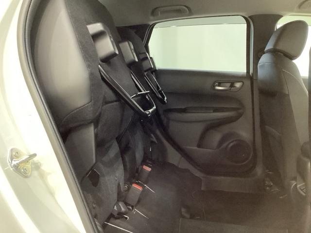 フィット ｅ：ＨＥＶホーム　純正メモリーナビ　ドライブレコーダー　キーレス　ホンダセンシング　クルーズコントロール　衝突軽減ブレーキ　横滑り防止　障害物センサー　全周囲カメラ　盗難防止　ＬＥＤヘッドライト　４ＷＤ（25枚目）