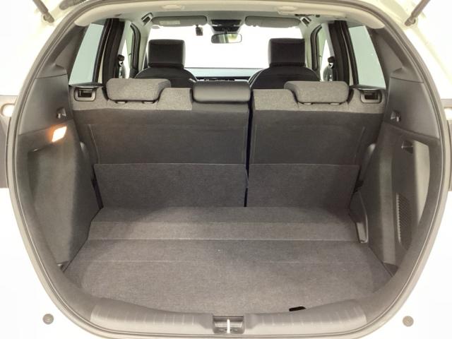 フィット ｅ：ＨＥＶホーム　純正メモリーナビ　ドライブレコーダー　キーレス　ホンダセンシング　クルーズコントロール　衝突軽減ブレーキ　横滑り防止　障害物センサー　全周囲カメラ　盗難防止　ＬＥＤヘッドライト　４ＷＤ（26枚目）