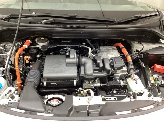 フィット ｅ：ＨＥＶホーム　純正メモリーナビ　ドライブレコーダー　キーレス　ホンダセンシング　クルーズコントロール　衝突軽減ブレーキ　横滑り防止　障害物センサー　全周囲カメラ　盗難防止　ＬＥＤヘッドライト　４ＷＤ（28枚目）