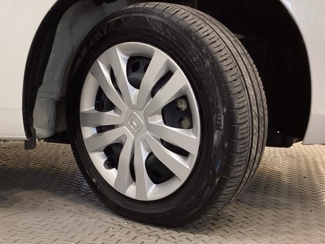 フィット ｅ：ＨＥＶホーム　純正メモリーナビ　ドライブレコーダー　キーレス　ホンダセンシング　クルーズコントロール　衝突軽減ブレーキ　横滑り防止　障害物センサー　全周囲カメラ　盗難防止　ＬＥＤヘッドライト　４ＷＤ（29枚目）