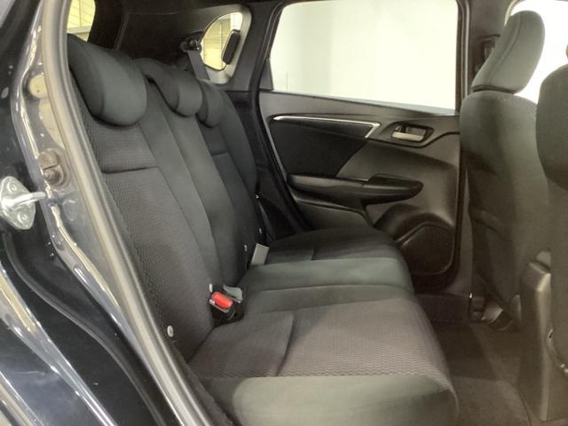 フィット １３Ｇ・モデューロスタイルホンダセンシング　純正メモリーナビ　純正アルミホイール　エンジンスターター　いまコレ＋新品フロアマット付き　ホンダセンシング　クルーズコントロール　衝突軽減ブレーキ　バックカメラ　盗難防止　ＬＥＤヘッドライト　４ＷＤ（19枚目）