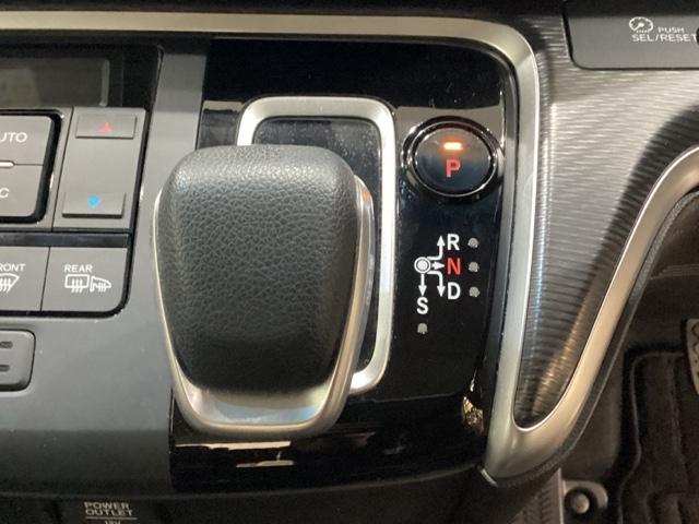 ステップワゴンスパーダ ｅ：ＨＥＶスパーダＧ・ＥＸホンダセンシング　純正メモリーナビ　純正アルミホイール　社外ドライブレコーダー　いまコレ＋新品フロアマット付　シートヒーター　両側電動スライドドア　ホンダセンシング　クルーズコントロール　バックカメラ（10枚目）