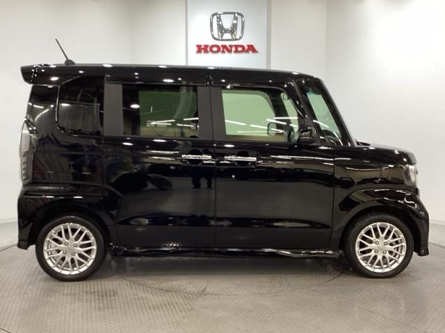 N-BOXカスタム Lターボ 純正メモリーナビ 純正アルミホイール エンジンスターター シートヒーター 両側電動スライドドア ホンダセンシング クルーズコントロール 衝突軽減ブレーキ 横滑り防止 障害物センサー バックカメラ(4枚目)