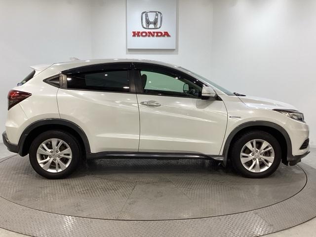 ヴェゼル ハイブリッドX・ホンダセンシング 純正メモリーナビ 純正アルミホイール エンジンスターター シートヒーター いまコレ+新品フロアマット付き ホンダセンシング クルーズコントロール 衝突軽減ブレーキ 横滑り防止 バックカメラ(6枚目)