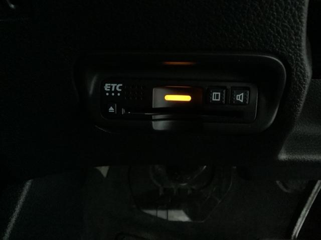 ヴェゼル ハイブリッドX・ホンダセンシング 純正メモリーナビ 純正アルミホイール エンジンスターター シートヒーター いまコレ+新品フロアマット付き ホンダセンシング クルーズコントロール 衝突軽減ブレーキ 横滑り防止 バックカメラ(17枚目)